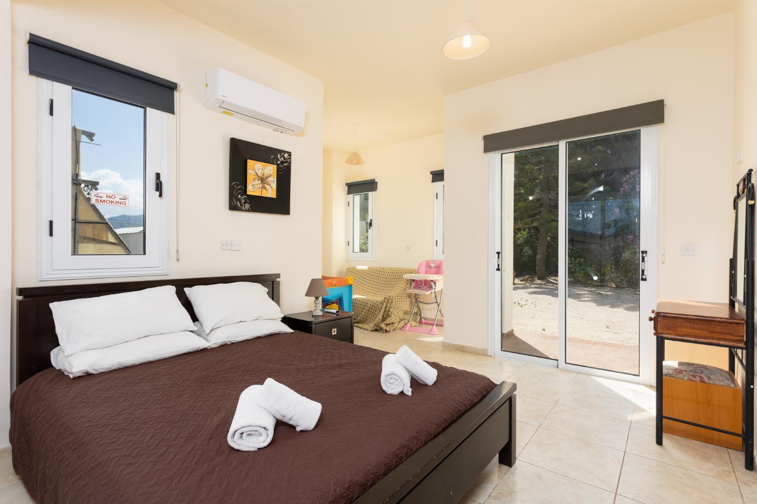 Villa Kleopatra Paphos ภายนอก รูปภาพ